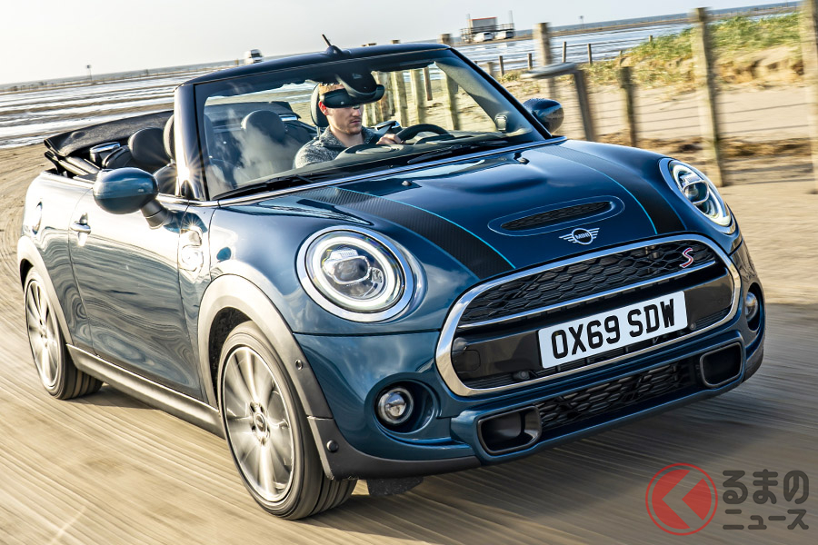 「MINI コンバーチブル・サイドウォーク・エディション」の車両価格は、クーパーSが535万円、クーパーが461万円