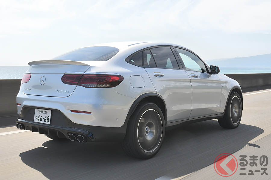 メルセデスAMG「GLC43 4MOTION クーペ」の走り。クーペSUVらしいスタイリッシュな後ろ姿だ