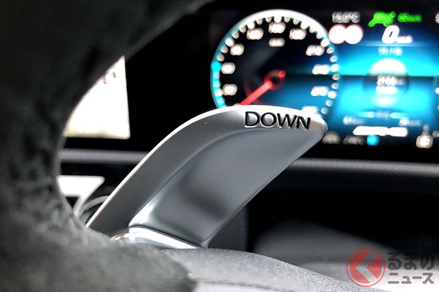 ホンダ「NSX」のパドルシフトはステアリングに付き、ステアリング操作とともに回るタイプを採用する