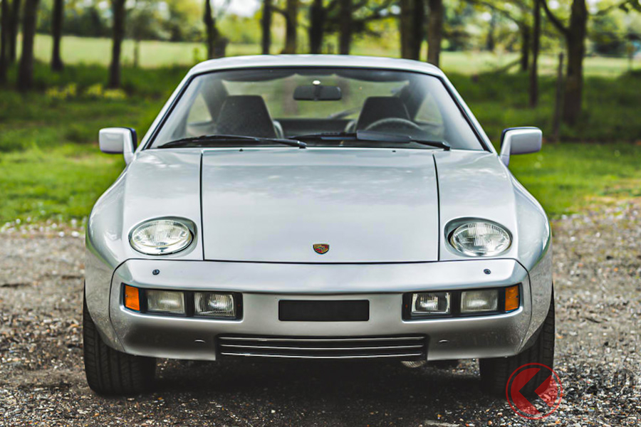 40年以上も昔のクルマとは思えないスタイリッシュなデザインのポルシェ「928」