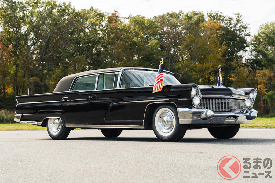 ケネディ大統領が私用で使用していたリンカーンは、防弾仕様の左右ドア、リアコンパートメント用のエアコン・コントロールも特注で設えられるなど、ほぼ「リモ・ワン」に準ずる機能は完備していた