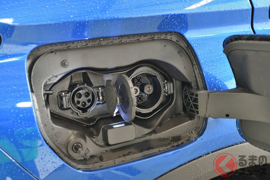 ガソリンを使わなくても十数キロ走れるプラグインハイブリッド車(写真は三菱「エクリプスクロスPHEV」)