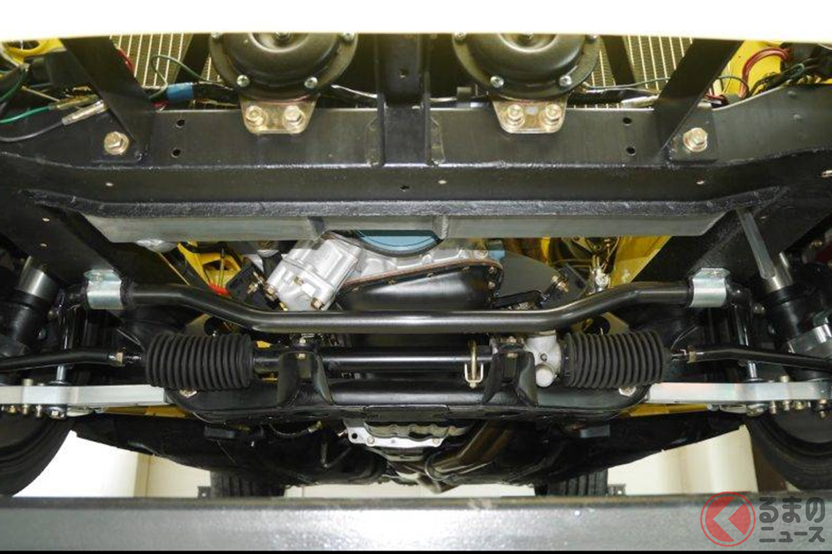 下回りも新車同様のコンディションとなる、欧州で発見された日産「ダットサン240Z」。