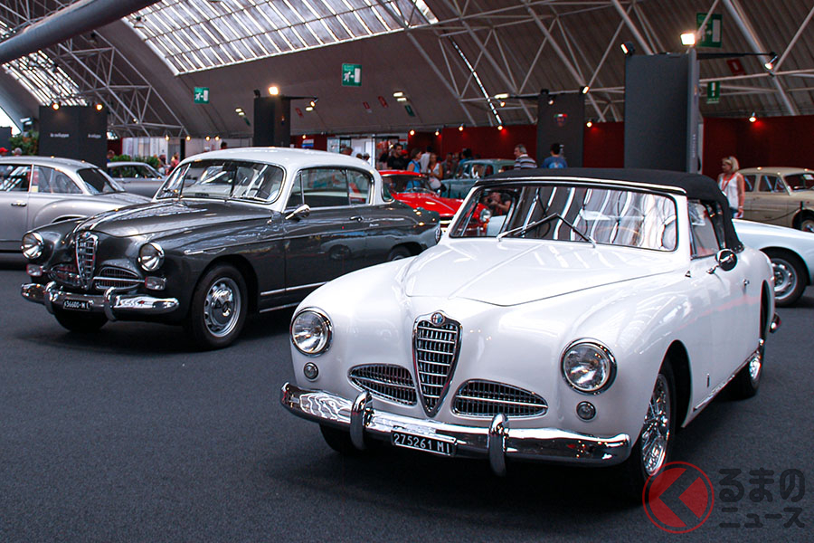 フォーリセリエのピニンファリーナ製カブリオレ(右)とカロッツェリア・ボアーノ製クーペ「プリマヴェラ」(左)