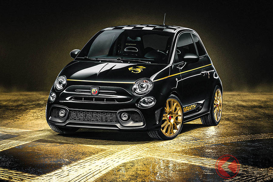 アバルト「595 Scorpioneoro(スコルピオーネオーロ)」の車両価格(消費税込)は、MTが368万円(MT)、MTAが379万円