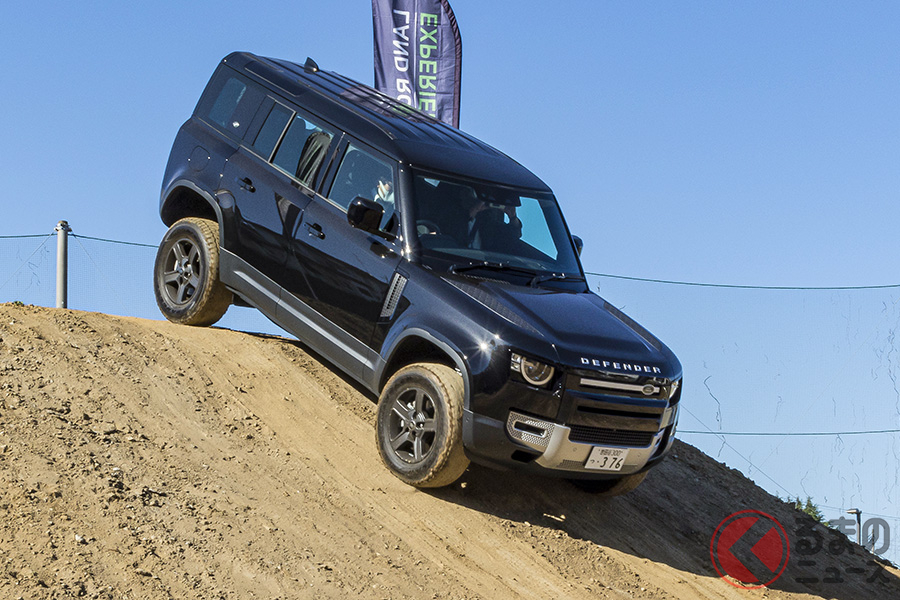 傾斜30度のヒルクライム&ダウンを体験できる「ジャガー・ランドローバー柏 エクスペリエンスセンター」