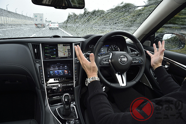 日産「スカイライン」のプロパイロット2.0は、一定の条件を満たせば、ステアリングホイールから手を離すことも可能