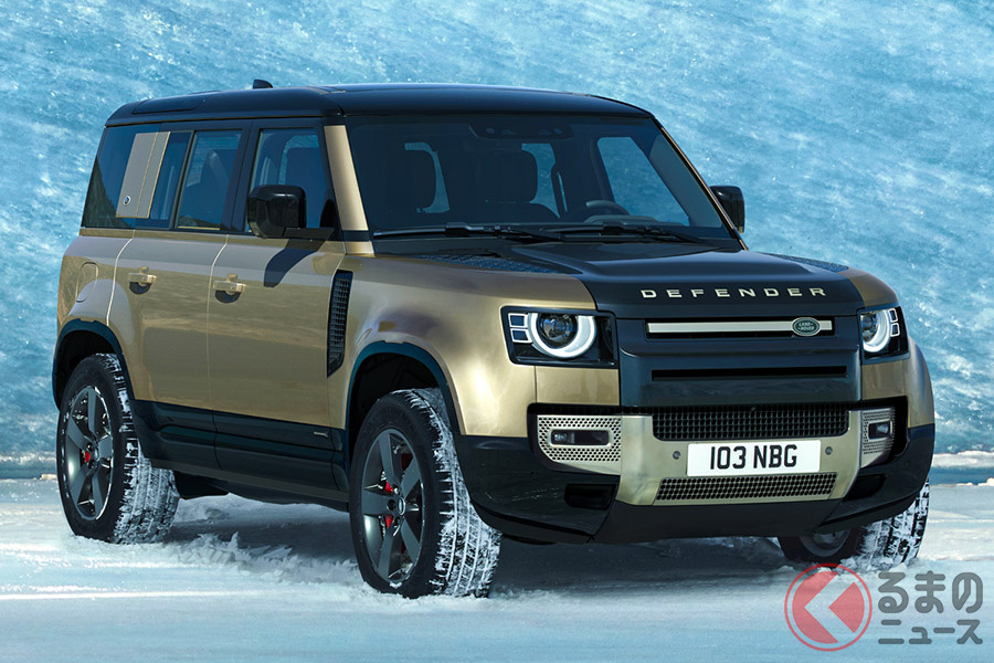2021年モデルの「ディフェンダー」には、マイルド・ハイブリッド・テクノロジー(MHEV)を採用した最新の3リッター直列6気筒INGENIUMディーゼル・エンジンが加わり、最上級グレードとして「X」が追加された
