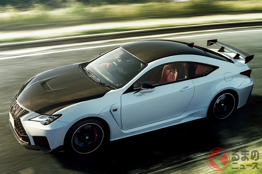 高級かつ超高性能な大排気量クーペの「RC F」