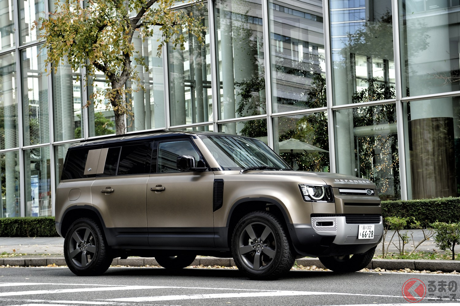 アスファルトの道路を走行することがデフォルトとなっている現代においては、新型ディフェンダーは最上のツールである