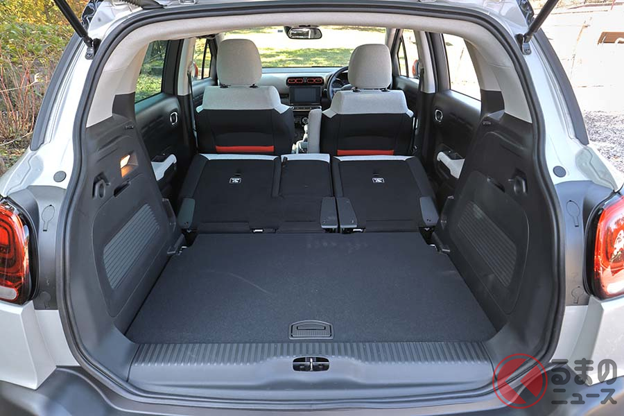 シトロエン「C3エアクロスSUV」のインテリア。内装もポップだ