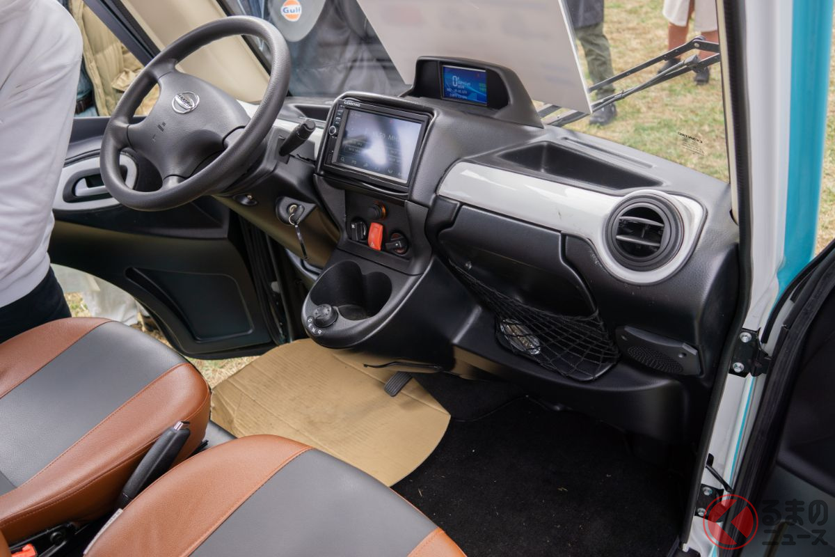 中国製小型EVトラック「メトロ」。室内は日本仕様になっている。