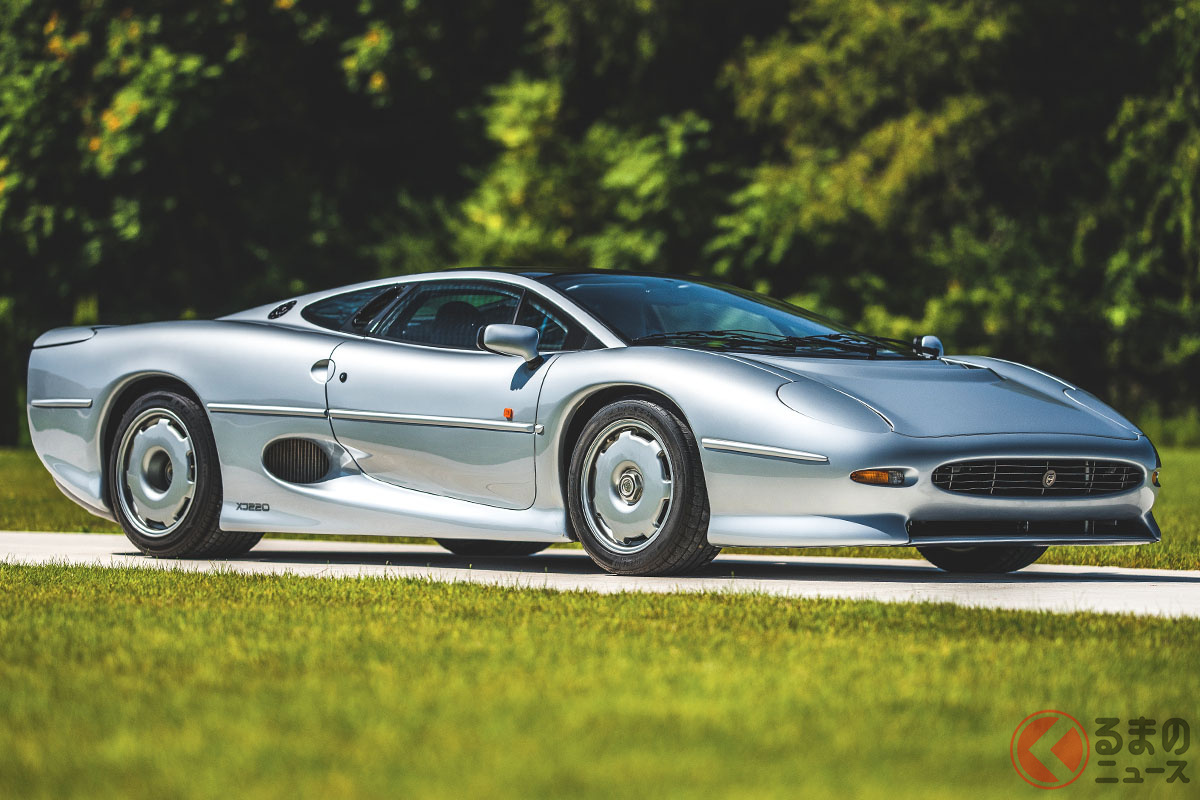 美しいプロポーション、そして生産台数の少なさから将来的に価値が上がる可能性大のジャガー「XJ220」(C)2020 Courtesy of RM Sotheby's