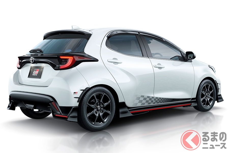 トヨタ新型「ヤリス」が黒と赤でヤンチャ系に! TRDのカスタムパーツが