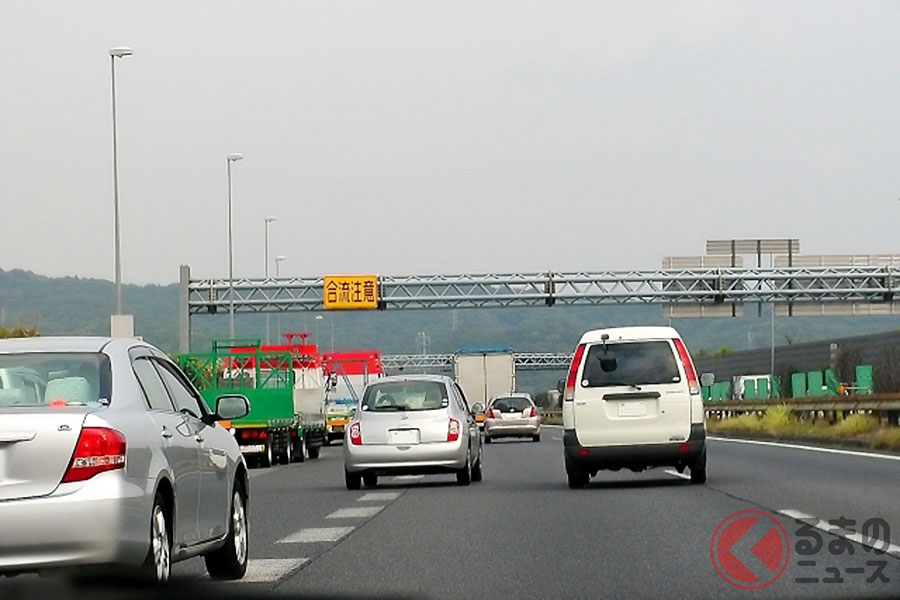 サンキューハザードは合流などで譲ってもらったときに点灯させる