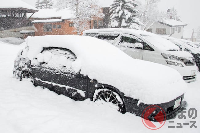 冬の高速道で多発する雪爆弾被害 雪乗せ車の後ろが超危険な理由 くるまのニュース