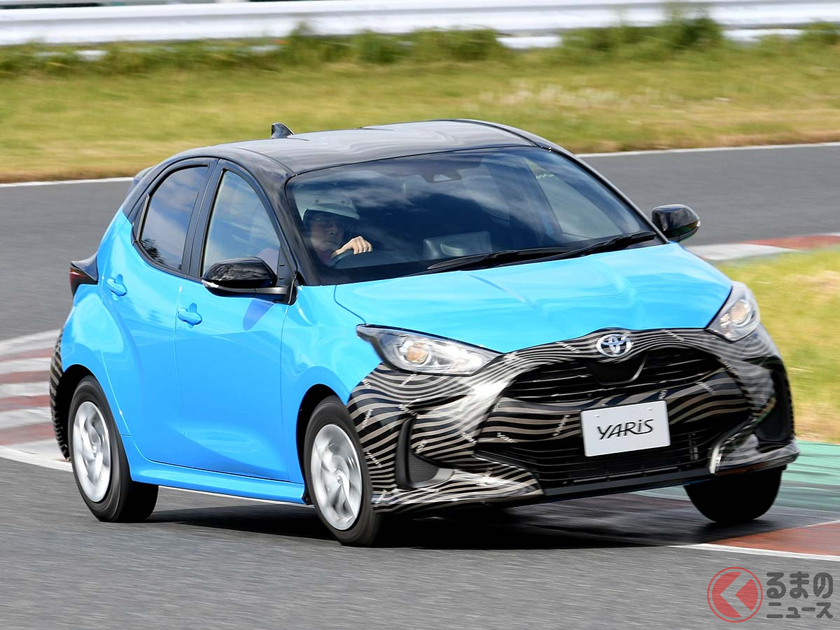 11月の登録車販売台数1位を獲得したトヨタ「ヤリス」