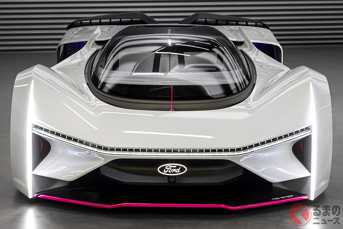 バーチャルレーシングカーのコンセプト「チーム・フォードジラP1」が、実物大で製作された