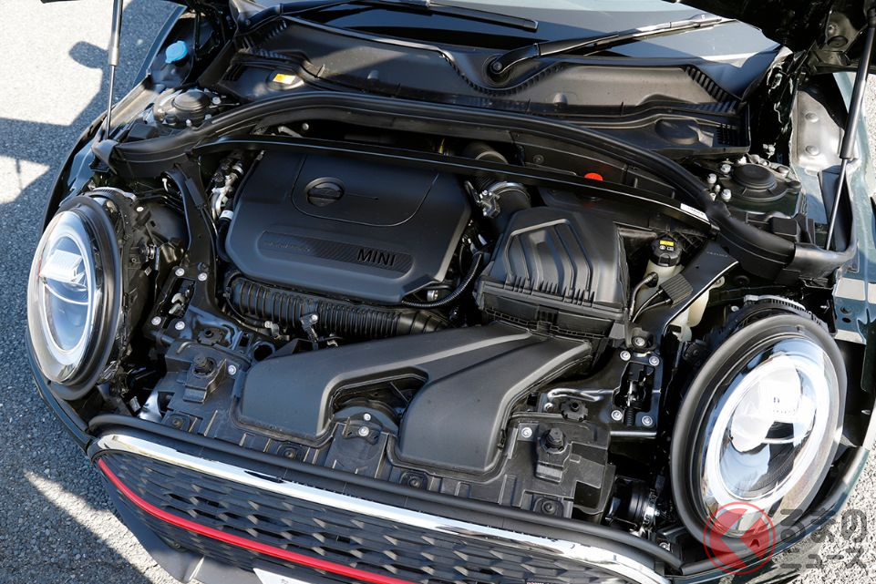 306ps・450Nmを発揮するB48A20E型2リッター直4ターボエンジン