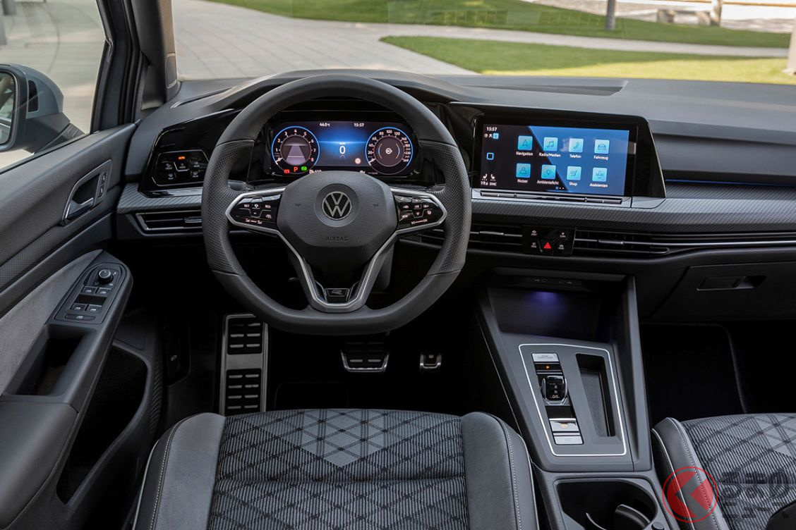 VW新型「ゴルフ 1.5 eTSI」のインパネ
