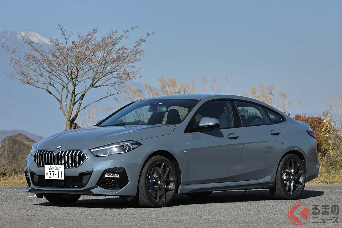 BMW「218iグランクーペ Mスポーツ」。ボディカラーは有償色の「ストーム・ベイ」(16万円)