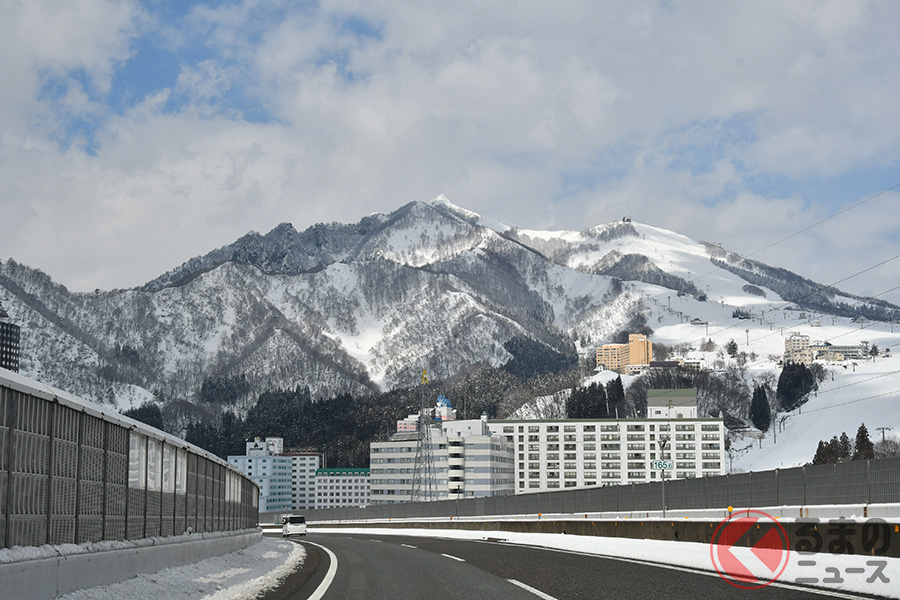 冬の高速道路走行は天候の急変にも気をつけたいところだ