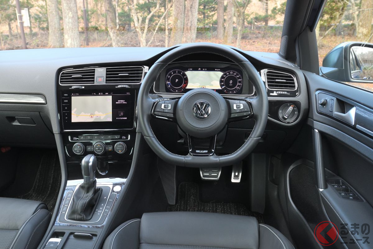 VW「ゴルフR」のインパネ。12.3インチ大型ディスプレイのデジタルメーター「アクティブインフォディスプレイ」を標準装備