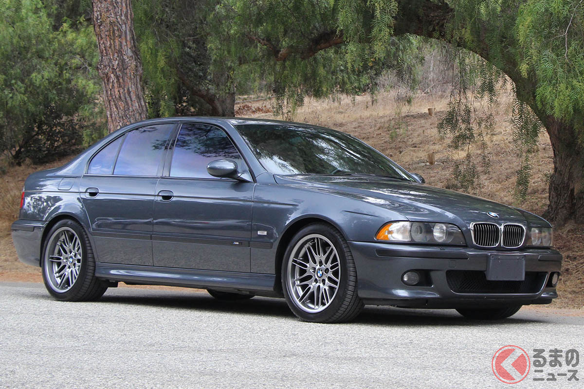 ストレートシックスではなく、V型8気筒エンジンを搭載したことで、デビュー当時話題になったBMW「M5」(E39型)(C)2020 Courtesy of RM Sotheby's