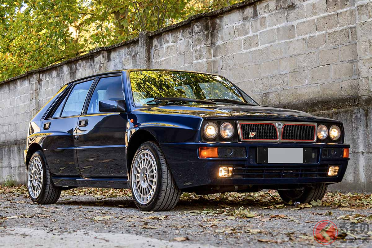 クラシック・ランチアの象徴でもあった濃紺「ブル・ランチア」にリペイントされたランチア「デルタHFインテグラーレ エヴォルツィオーネII(C)2020 Courtesy of RM Sotheby's
