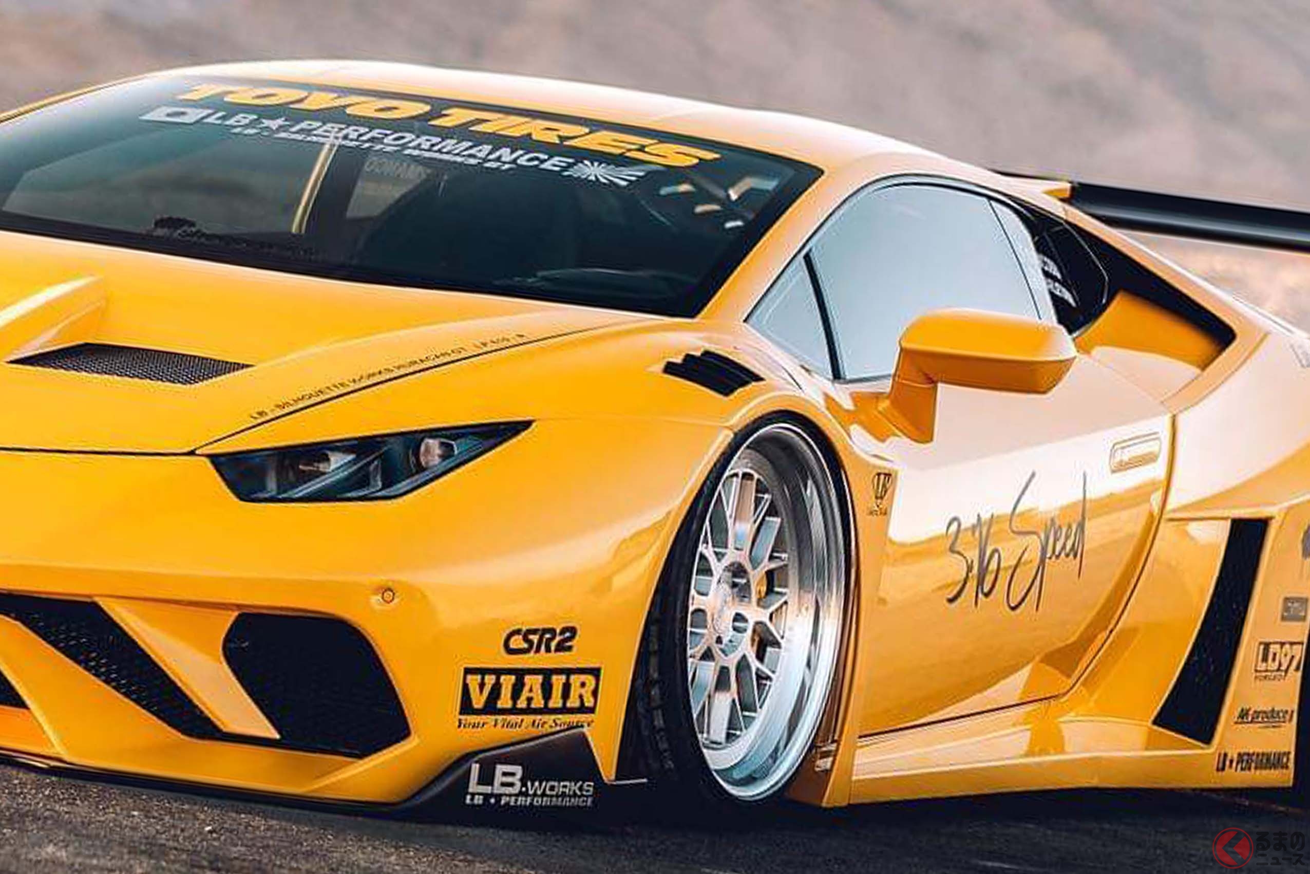 日本発祥の「族」スタイルを見事にスーパーカーに融合させたリバティウォーク。LBシルエット・ワークスGTのボディキットもウラカンにマッチしている