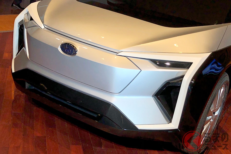 報道陣に公開されたスバルのEV「BEVコンセプト」