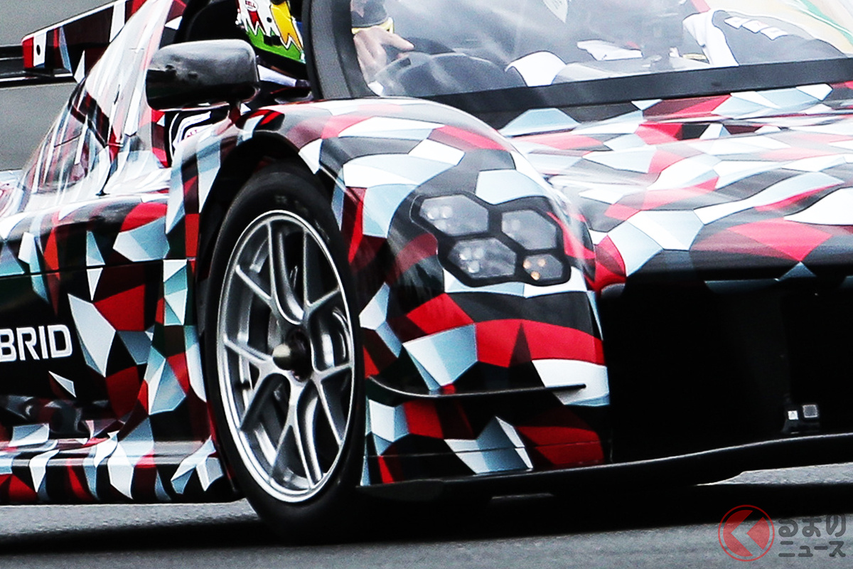 第88回ル・マン24時間レースの決勝を前に走行した開発中のハイパーカー「GRスーパースポーツ」(仮称)のオープン仕様