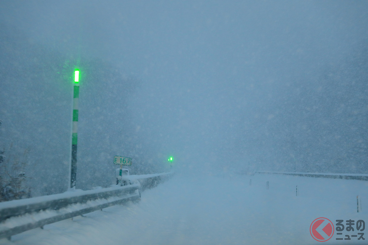 道路がホワイトアウトしたらどう乗り切るべき?