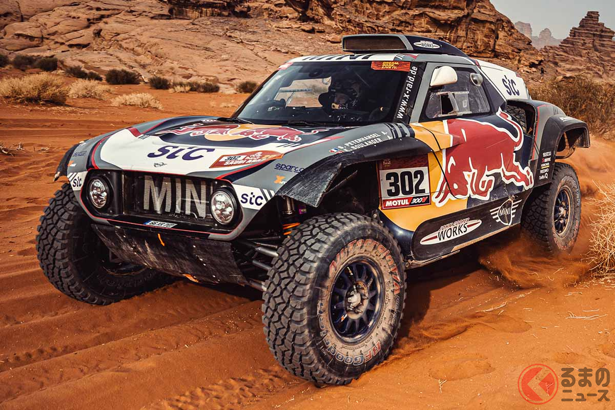 ダカールラリー2021で総合優勝を果たしたXレイド・MINI・JCWチームのステファン・ペテランセル選手/エドワール・ブランジェ選手組の「MINI JCWバギー(#302)」