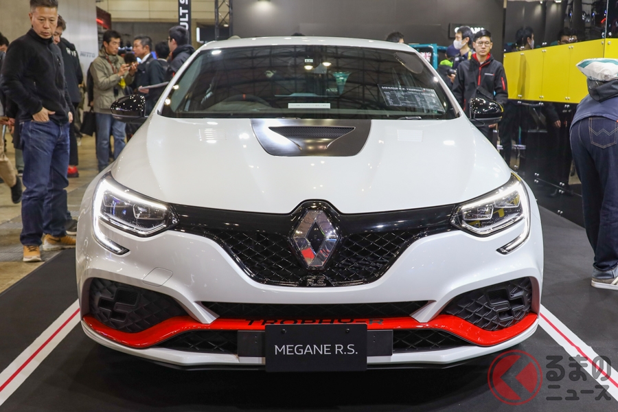 東京オートサロン2020ルノーブースで発表、展示される「メガーヌ ルノー・スポール トロフィーR」