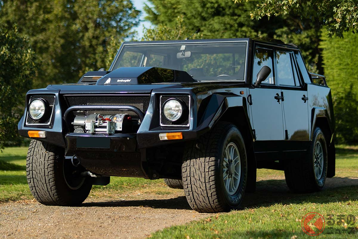 ランボルギーニ本社に残されていた最後の1台といわれる純正ウィンチが取り付けられた「LM002」(C)2020 Courtesy of RM Sotheby's