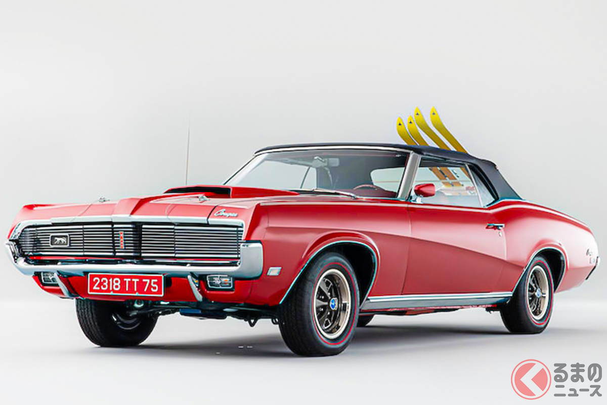 『女王陛下の007』劇中ではポルトガルのビーチにおけるオープニングシーンに登場したのち、スイスアルプスでは雪中カーチェイスした「クーガーXR-7コンバーチブル」(C)Bonhams 2001-2020