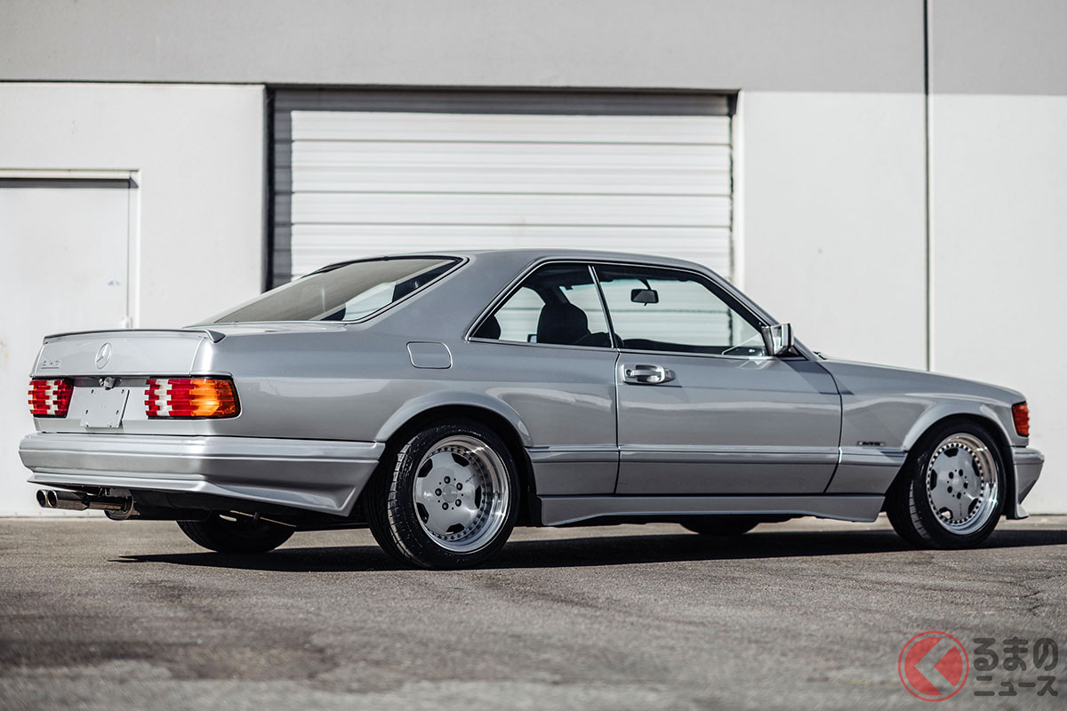 バブル期の日本で「アーマーゲー」と呼ばれ、並みいるスーパーカーたちと同じくらいに憧れの対象だったメルセデス・ベンツ「560 SEC AMG 6.0 ワイドボディ」(C)2020 RM Sothebys