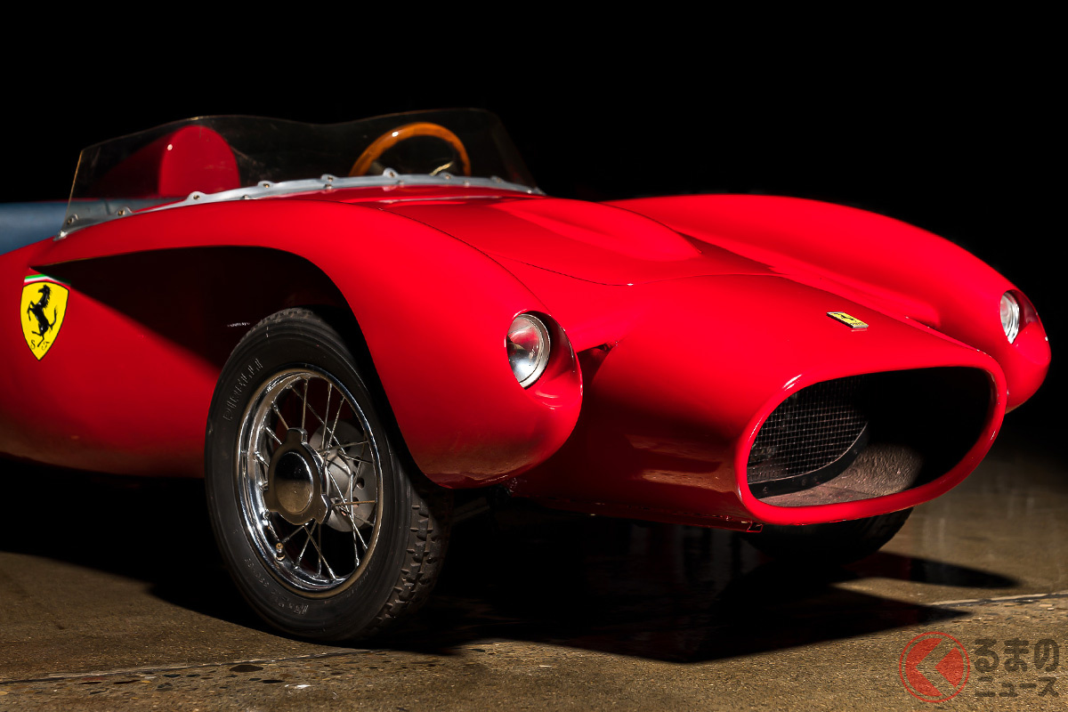 実際にアメリカの正規ディーラーで販売されたフェラーリのチルドレンカーの落札価格は、実車と変わらないプライスだった(C)2020 RM Sotheby's