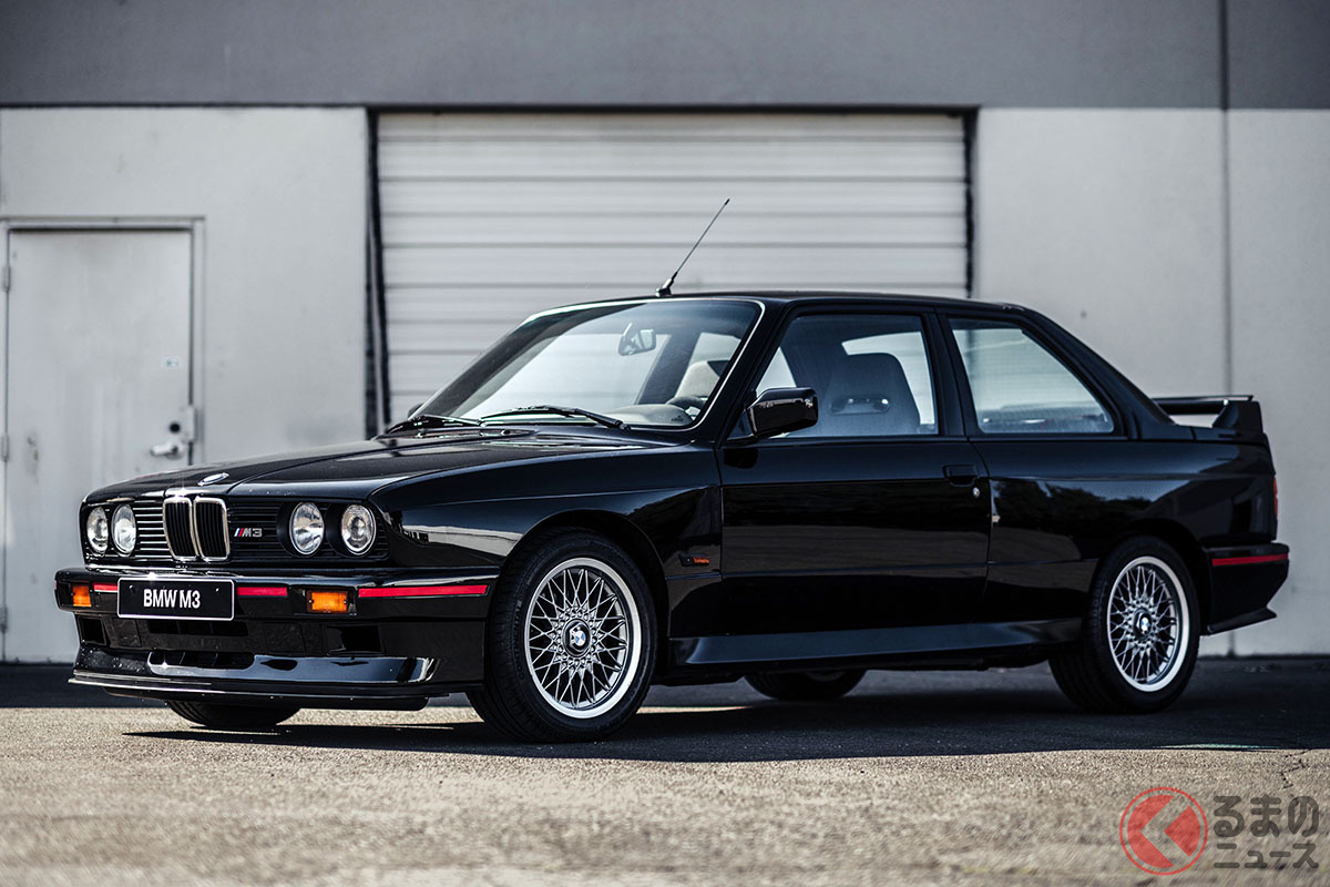 フロントリップやリアスポイラー、フロントエアダクトなどの変更が、外見上で見分けるポイントとなるBMW「M3スポーツエボリューション」(C)2020 RM Sotheby's