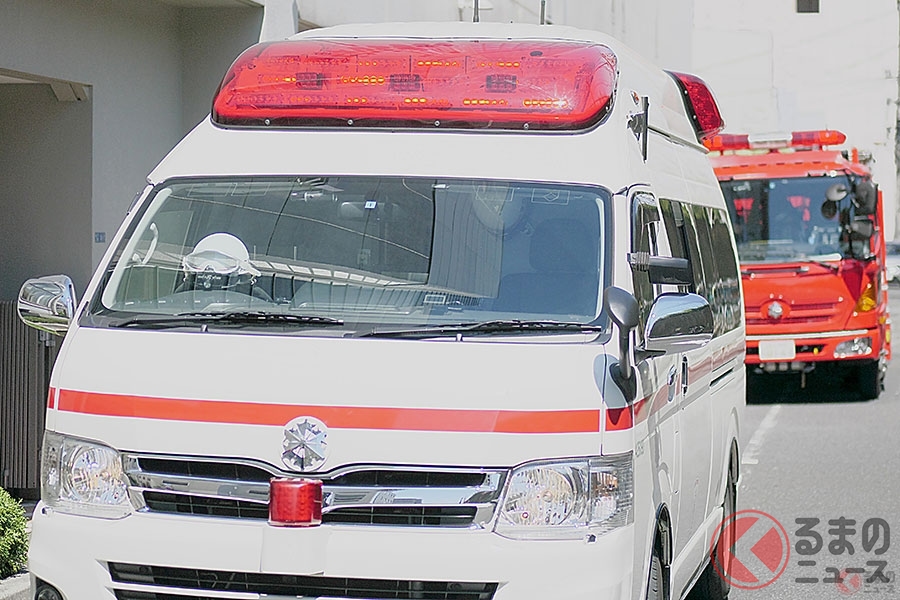 急病やケガのときに駆け付けてくれる救急車