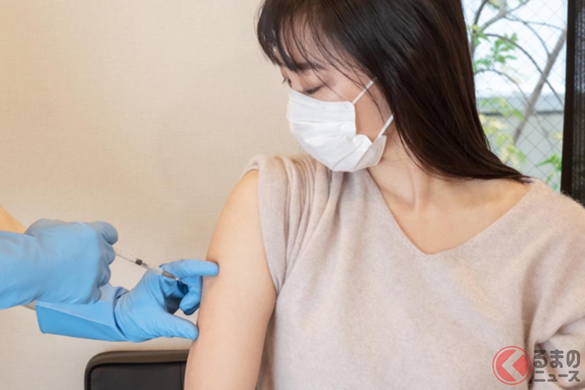 新型コロナウイルスのワクチン接種を受けるイメージ