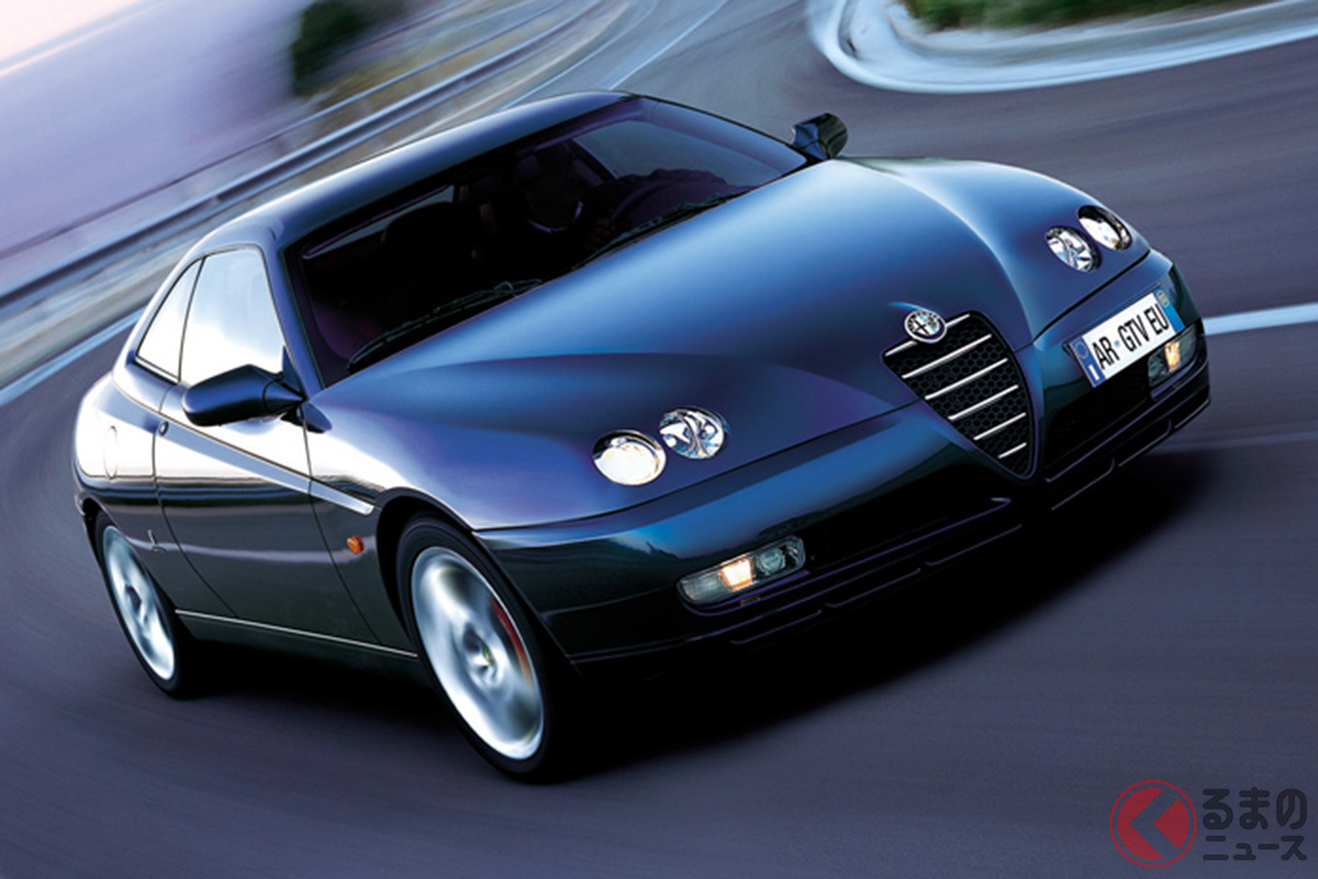 前期モデルは200psを発生させる2リッター、後期モデルには240psを発生させる3.2リッターを搭載。中期モデルからは6速MTが設定され、それぞれの時期で多様なドライブフィーリングを味わうことができる