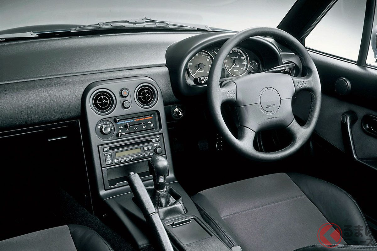 マツダ初代「ロードスター」SRリミテッドのインパネ