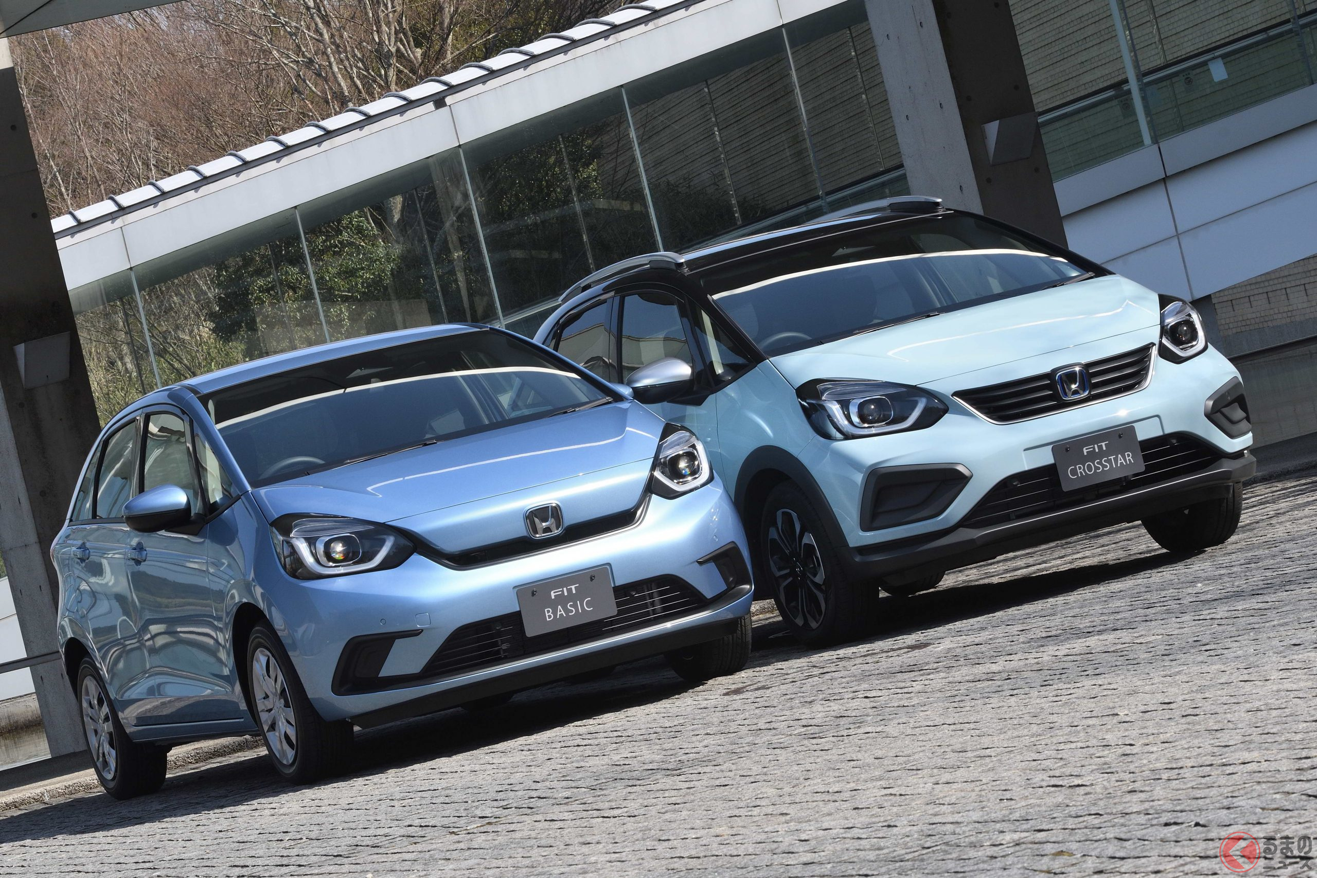 5つスタイルを展開する新型「フィット」(左:ベーシック、右:クロスター)