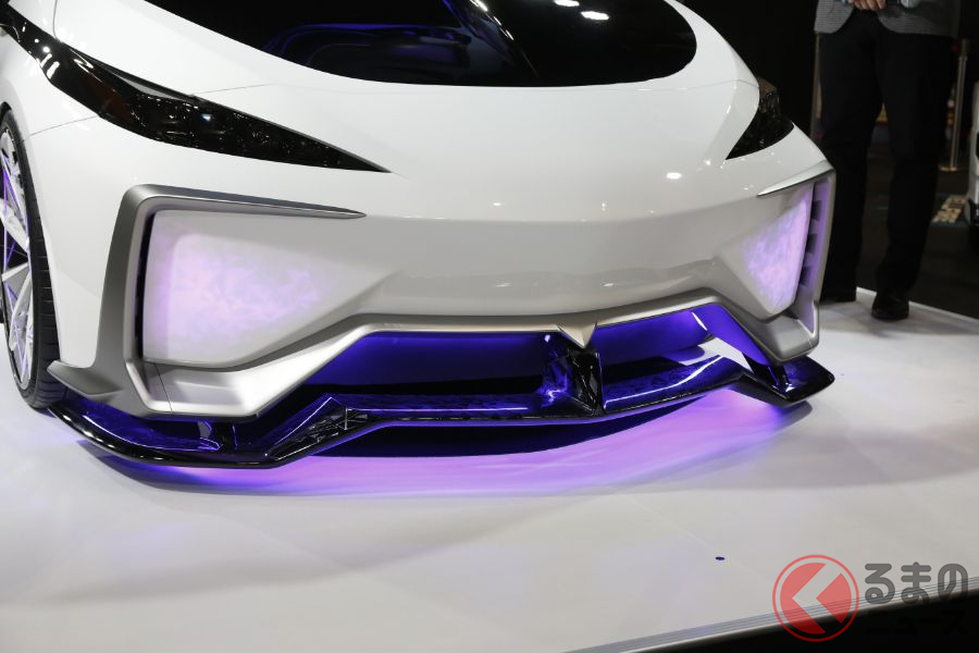 TRDとモデリスタのコラボモデル「Ambivalent “RD” PRIUS PHV CONCEPT」