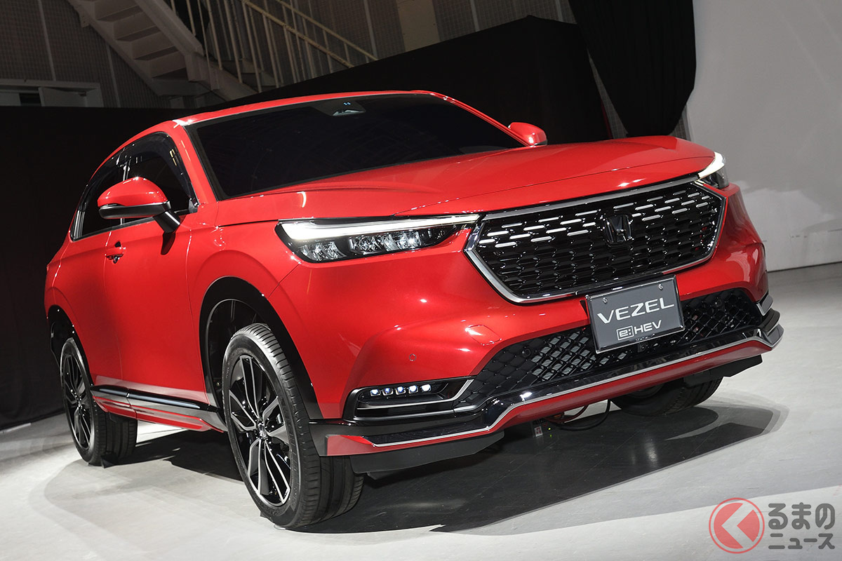 新型「ヴェゼル」では純正アクセサリーとしてメッキ調のグリルも設定される。(写真はホンダアクセスの用品装着車)