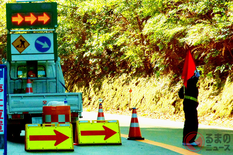 警備員や誘導員の指示は交通の流れを円滑にするもの