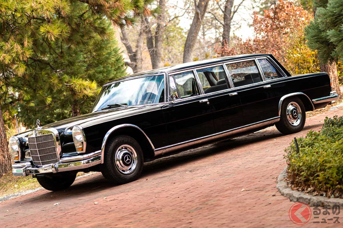 428台が生産されたというロングホイールベース版600プルマンのなかでも、わずか42台のみといわれる6ドア構成の「バージョンC」(C)2020 Courtesy of RM Sotheby's