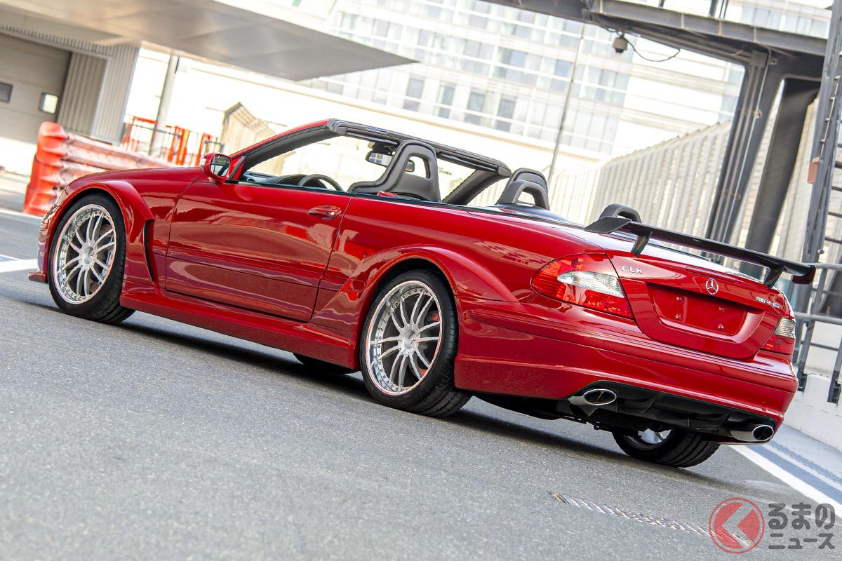 走行距離1万5200kmの「CLK DTM AMGカブリオレ」に付けられたエスティメートは、邦貨換算約2520−2898万円(C)2020 Courtesy of RM Sotheby's